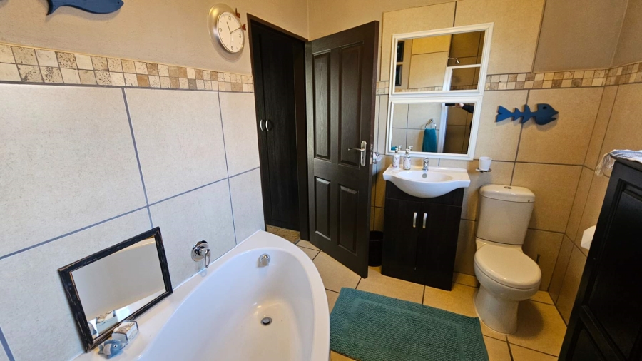 3 Bedroom Property for Sale in Meerhof North West